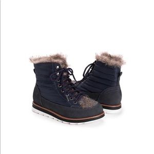 NEW MUK LUKS® Women's Sigrid Boots Size 6 in Navy